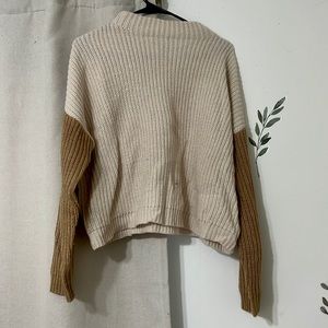 Color block mock neck sweater 🌟